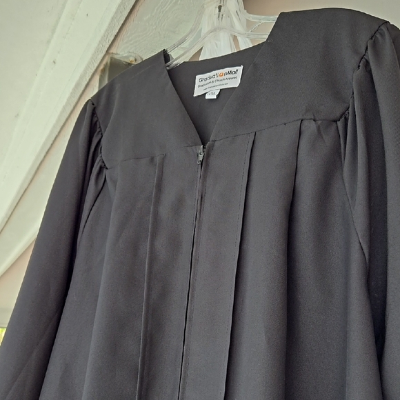 Graduation Black Full-Length Robe & Cap - Picture 5 of 10